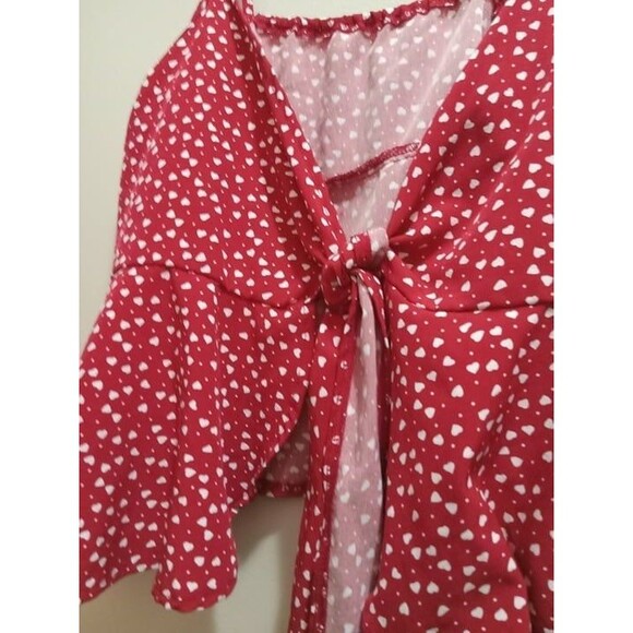 Tie Front Red with White Hearts Crop Top Size L (12-14) - Picture 2 of 3